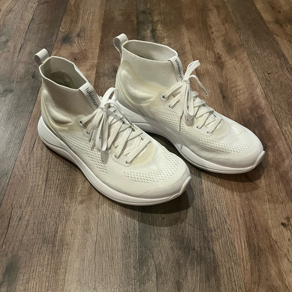 Lululemon sneaker